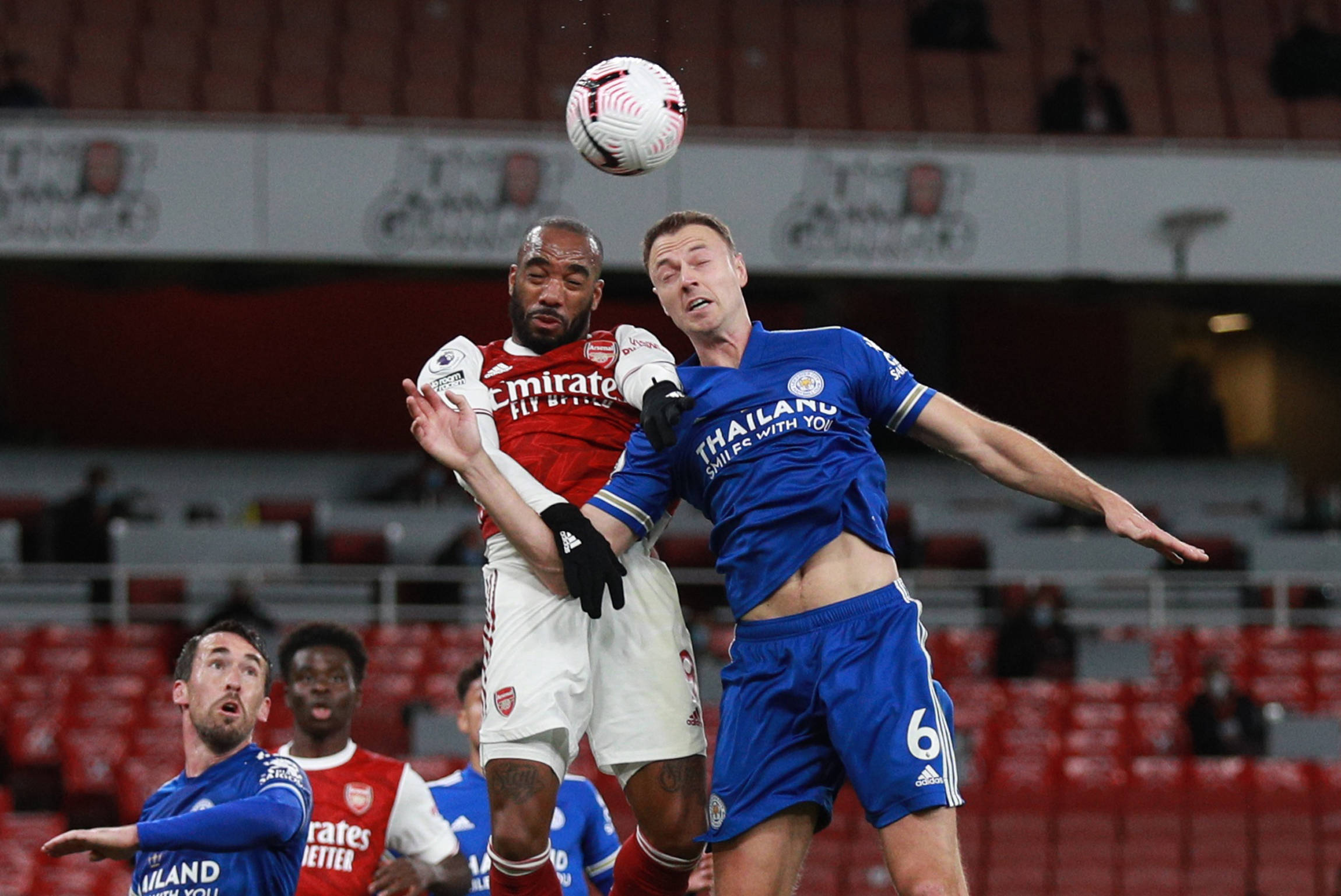 兩端暴露出 兩端暴露出